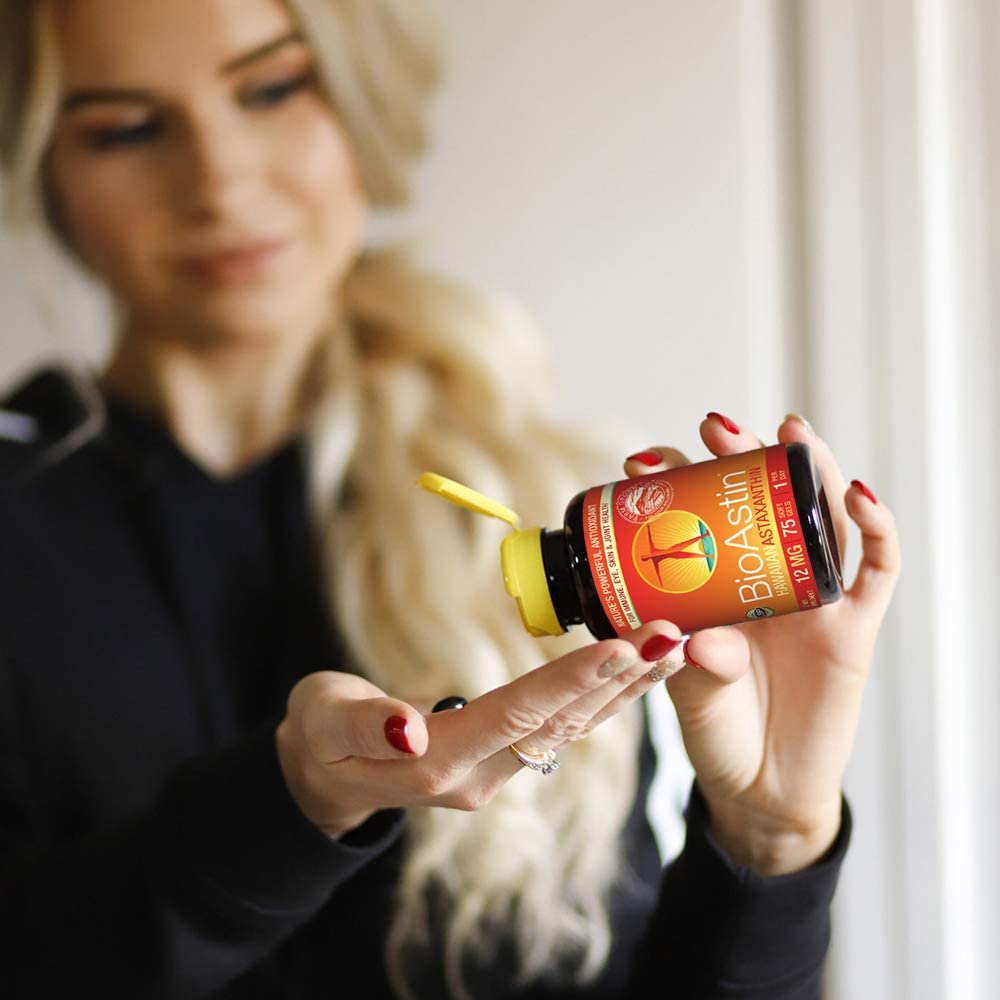 Nutrex BioAstin Hawaiian Astaxanthin 50 Caps 12 MG 50 Count - Hawaiian Grown Premium Antioxidant - One per day - Sports Nutrition & Immunity Supplement - Supports Eye, Joint & Cardiovascular Health بيواستين استازانتين 12 مجم لدعم صحة الجهاز المناعى والعين والمفاصل والقلب ، 50 سوفت جيل نباتى - Image 2